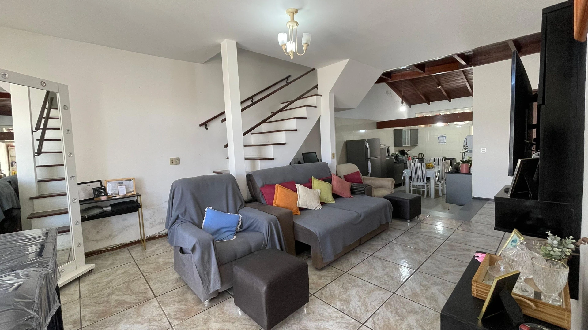 4-bedroom house with a jacuzzi