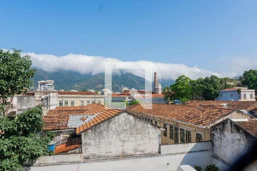 2-bedroom apartment with a mountain view in Rio de Janeiro — photo 36