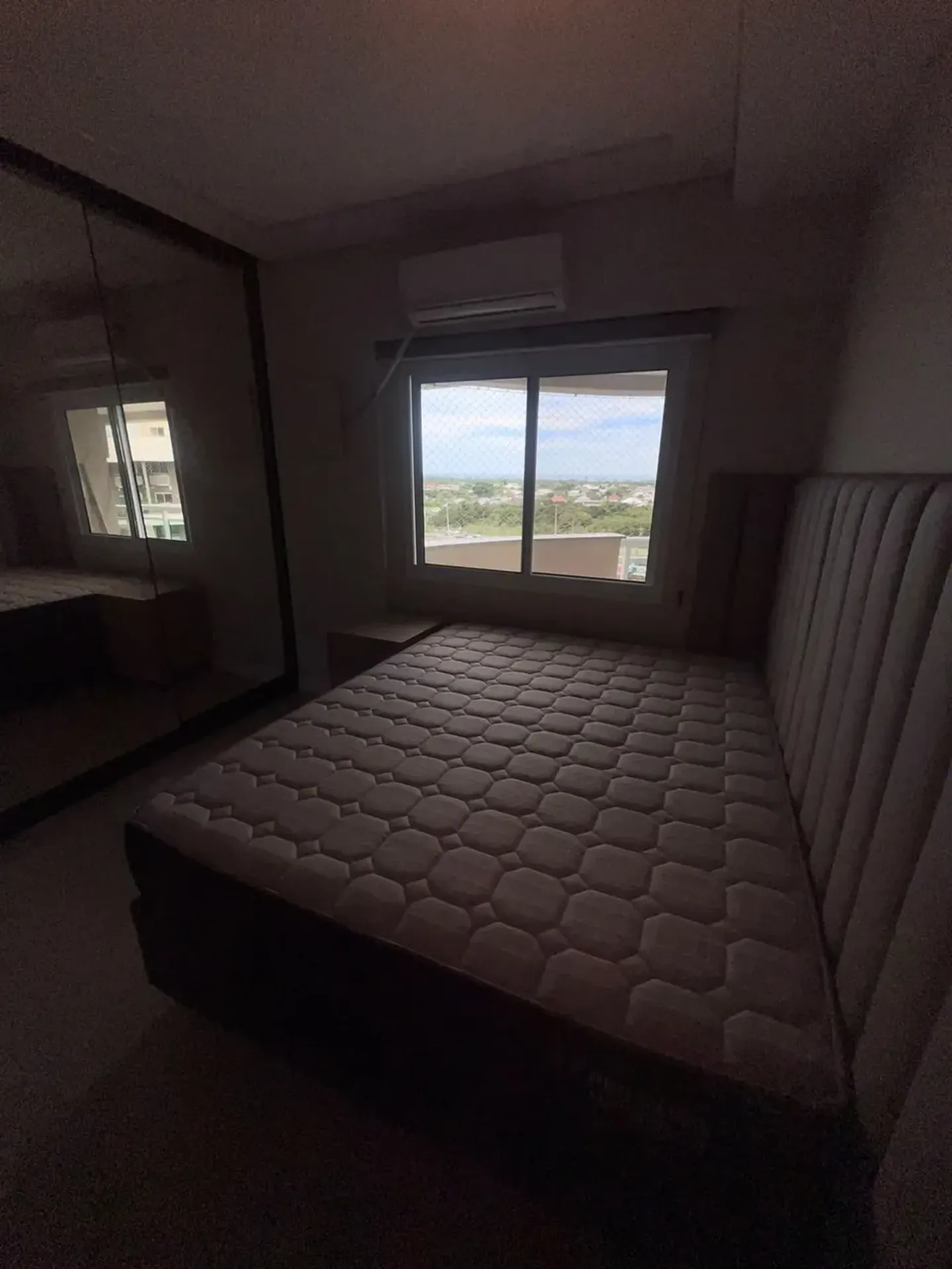 Apartment on the 10th floor with a grill on the balcony — photo 21