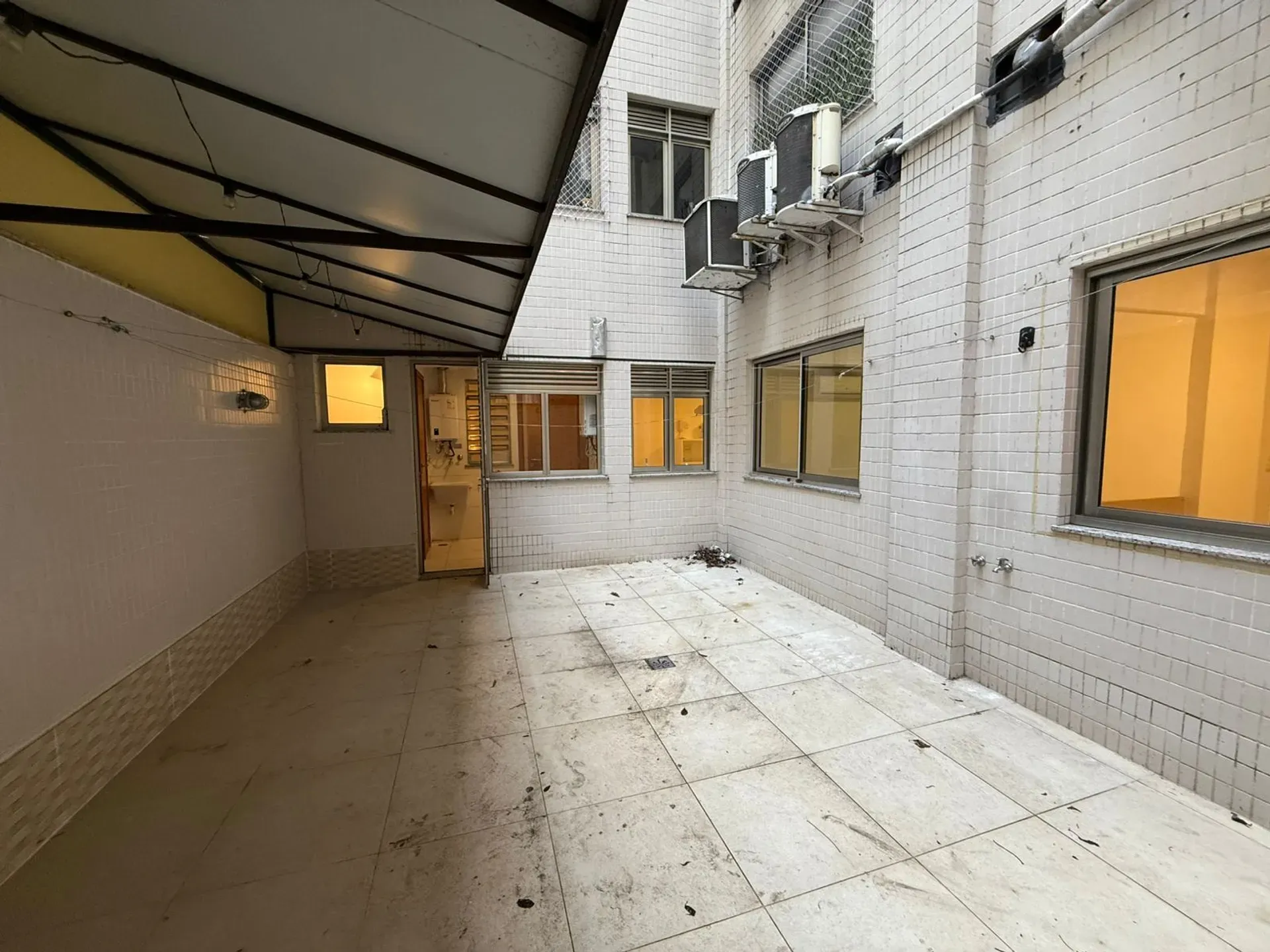 Apartamento com 4 quartos e 5 banheiros, 193 m² — photo 27