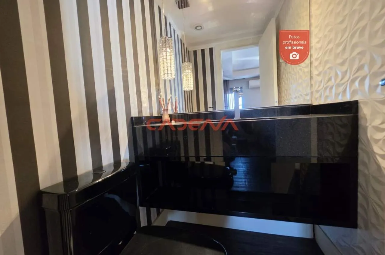 Apartment with 3 bedrooms and an enclosed balcony — photo 17