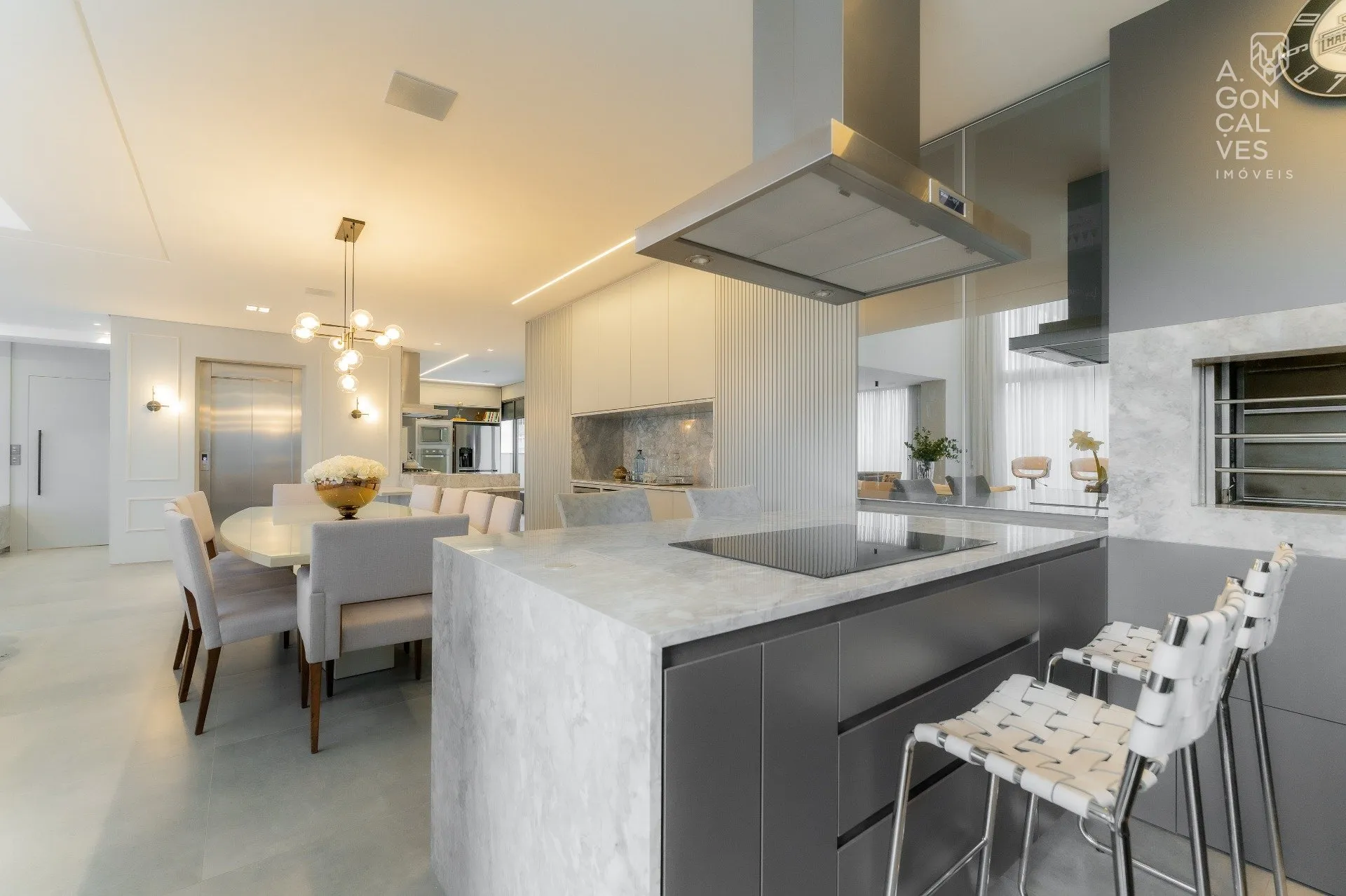 Furnished apartment with 3 bedrooms and open-plan kitchen — photo 13