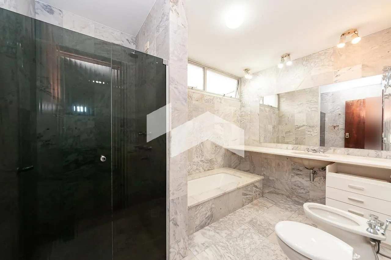 380 m² apartment with private laundry area — photo 35