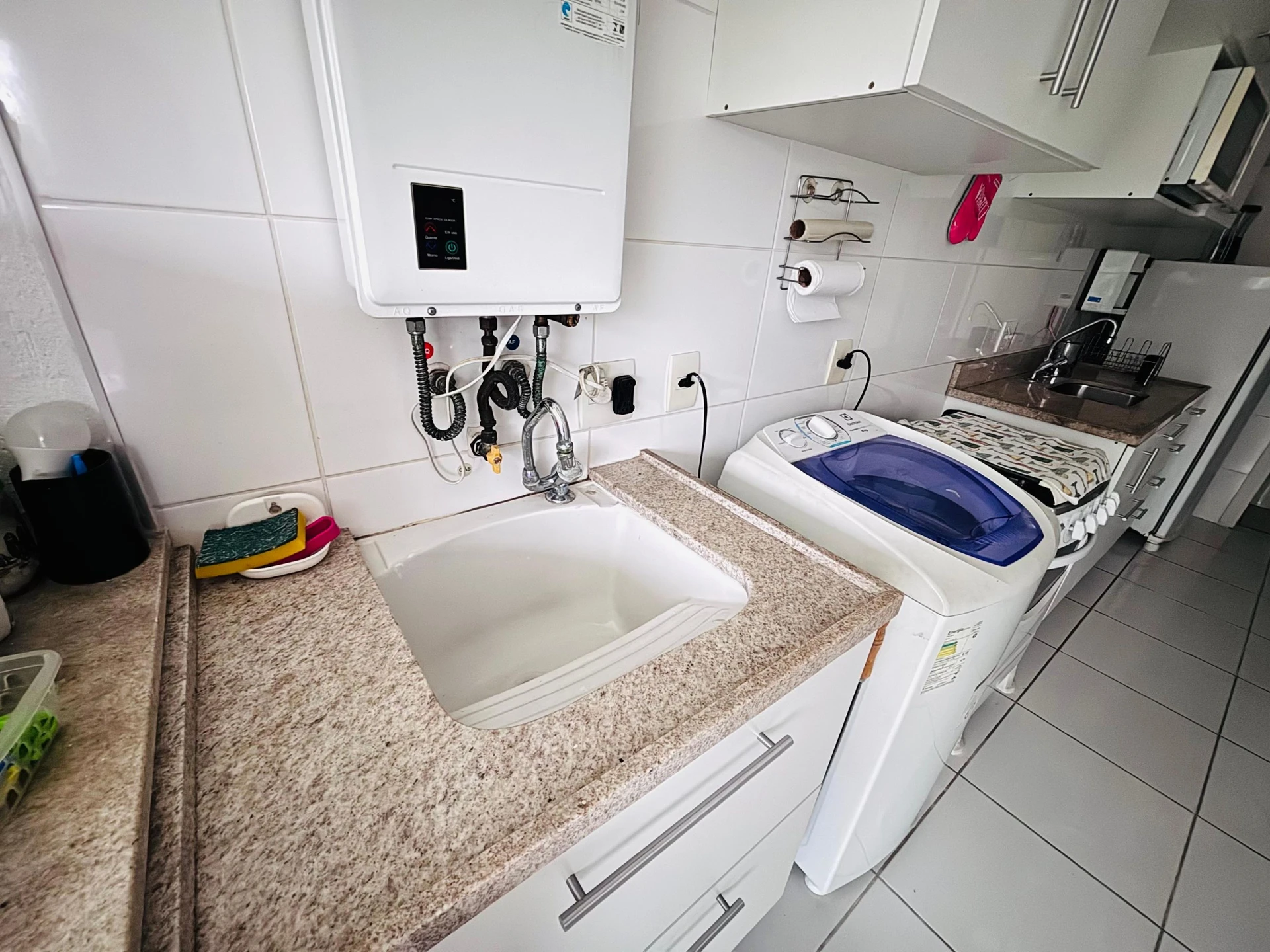 Furnished 2-bedroom apartment with separate kitchen — photo 31