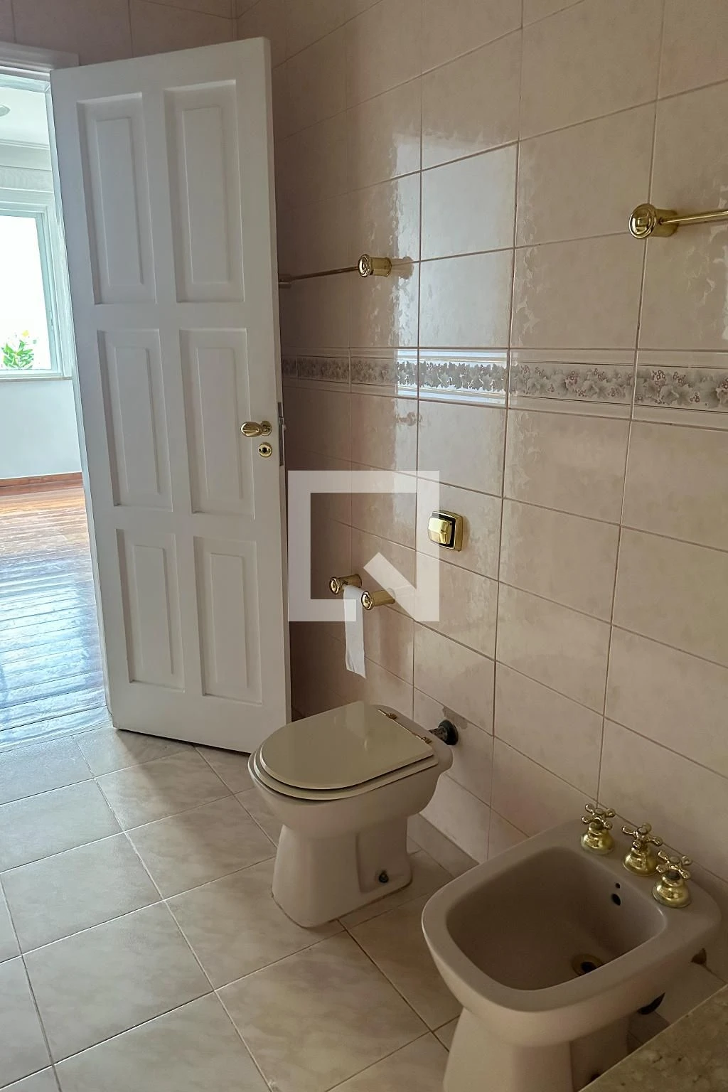 Apartamento com 4 quartos e sala de estar, 3 banheiros — photo 43