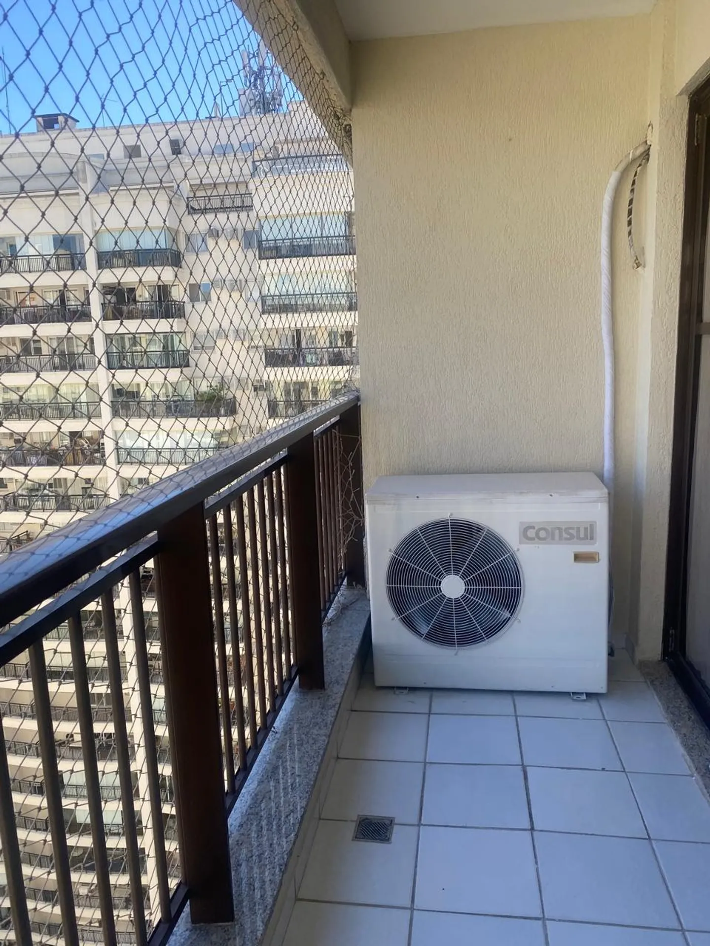 Furnished apartment with 3 bedrooms and 3 bathrooms — photo 60