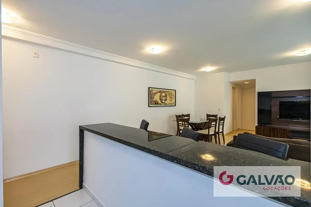 3-bedroom apartment in a building with a coworking space — photo 7