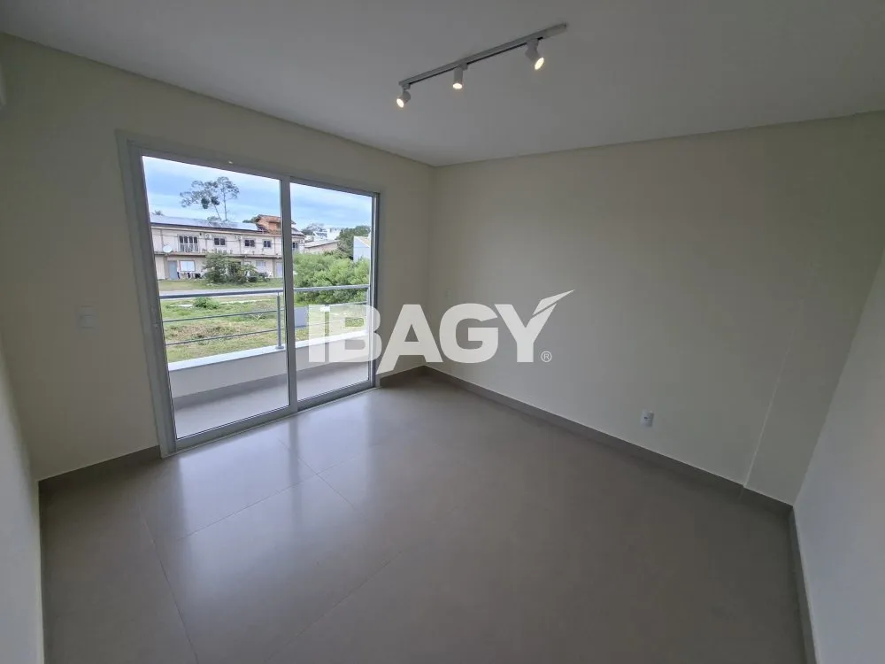 House with 3 en-suite bedrooms and 2 parking spots — photo 5