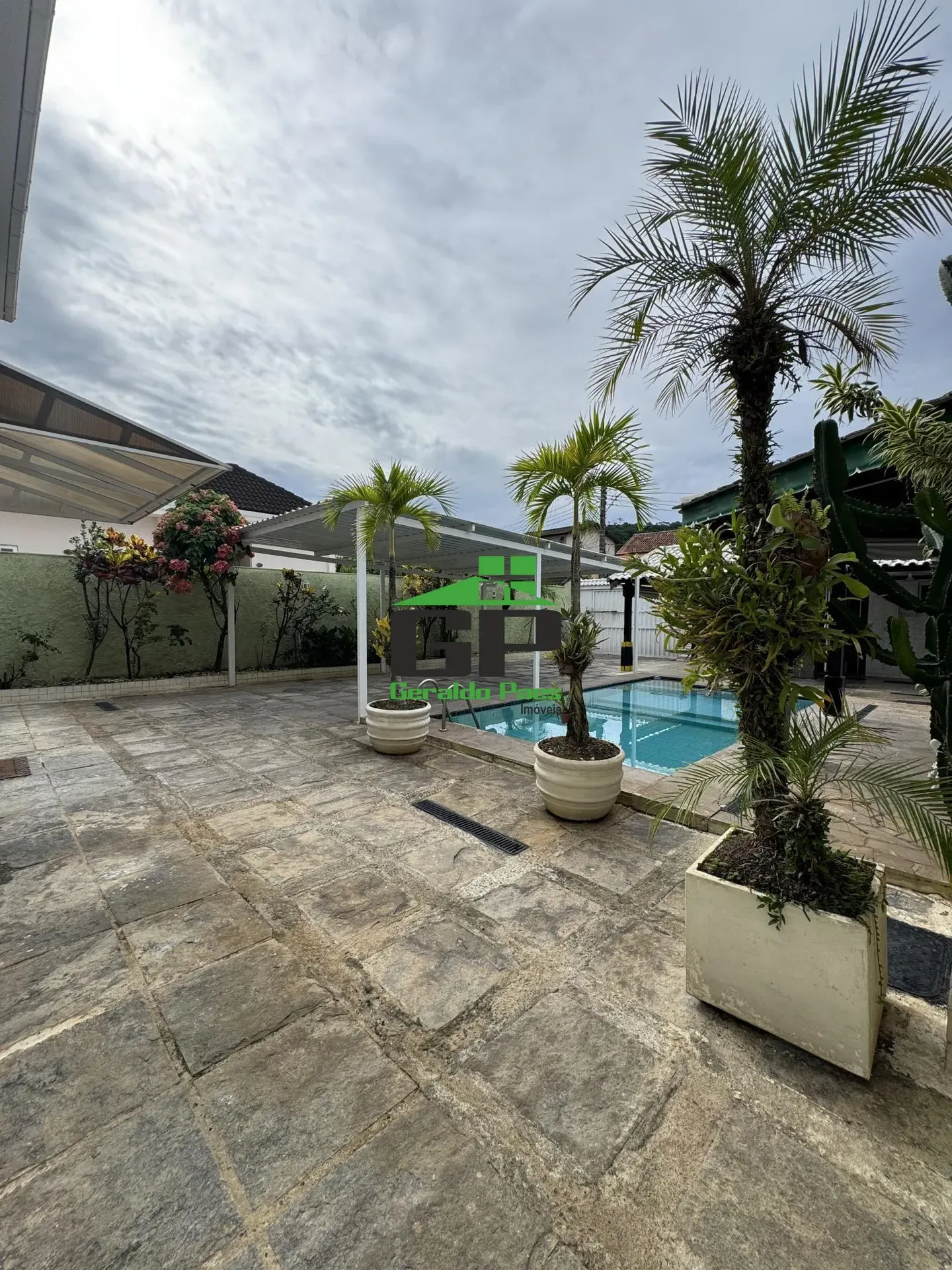 Casa com 5 quartos e 5 banheiros, cozinha fechada — photo 48