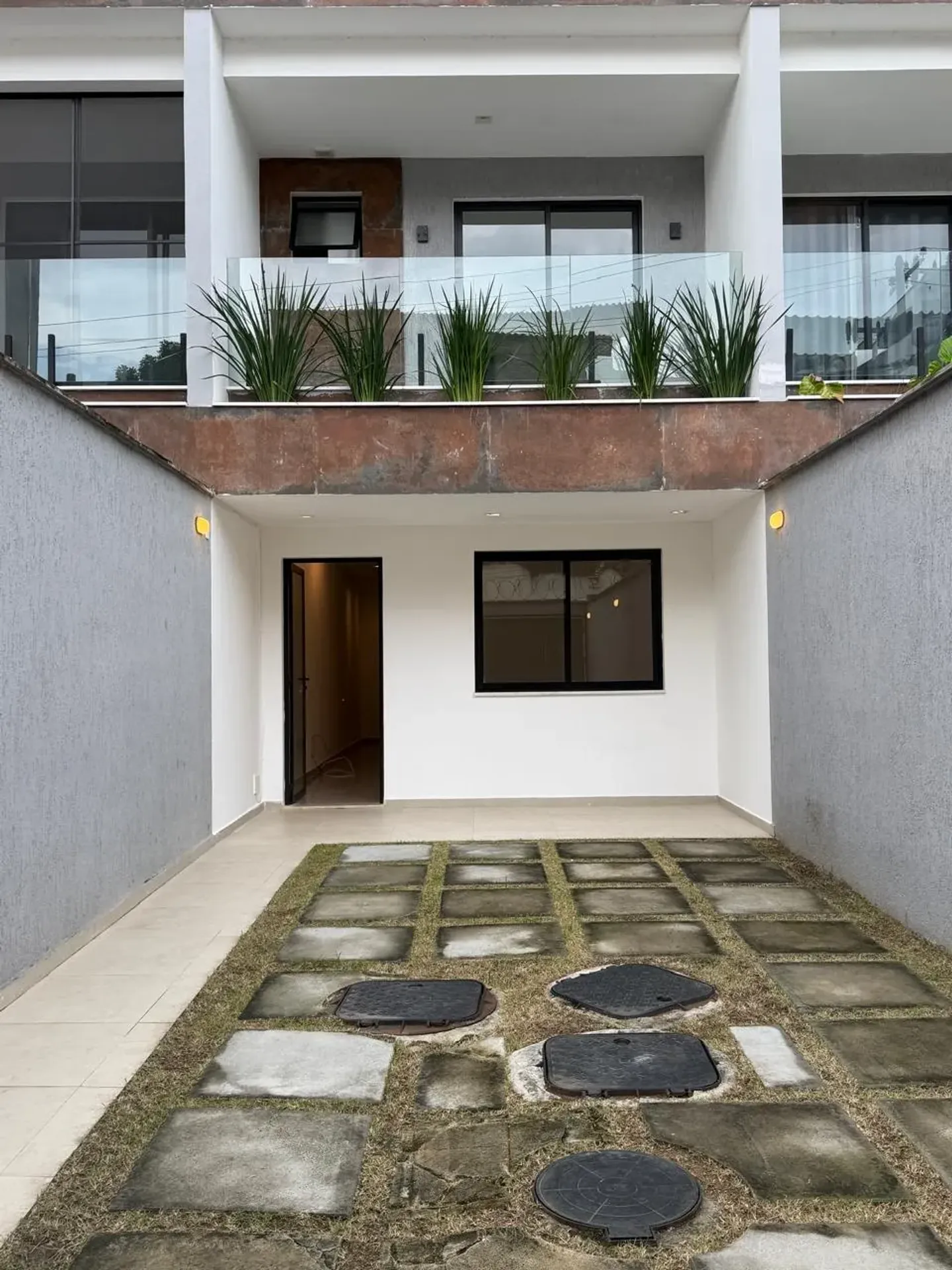 3-bedroom house with a grill on the balcony — photo 16