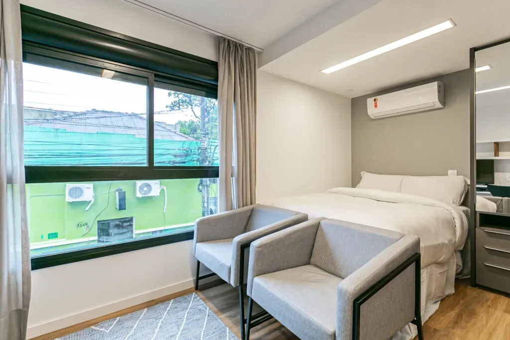 Furnished 1-bedroom apartment with an en-suite