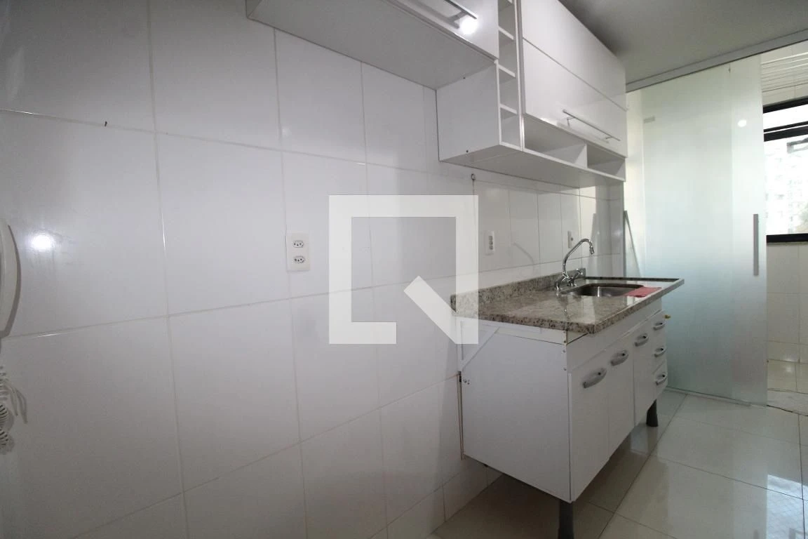 Apartamento sem mobília com varanda e 3 quartos — photo 9