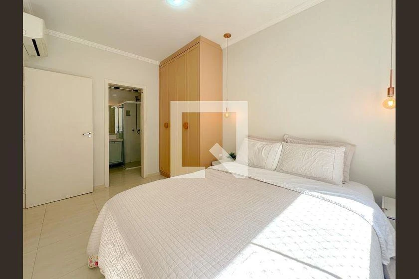 Balcony with a grill in a 2-bedroom apartment, 92 m² — photo 14