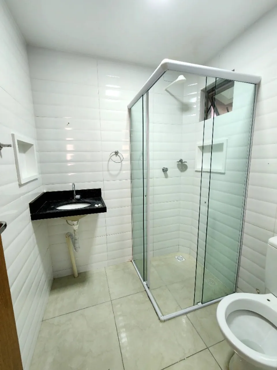 2-bedroom apartment in a building with a gym — photo 4