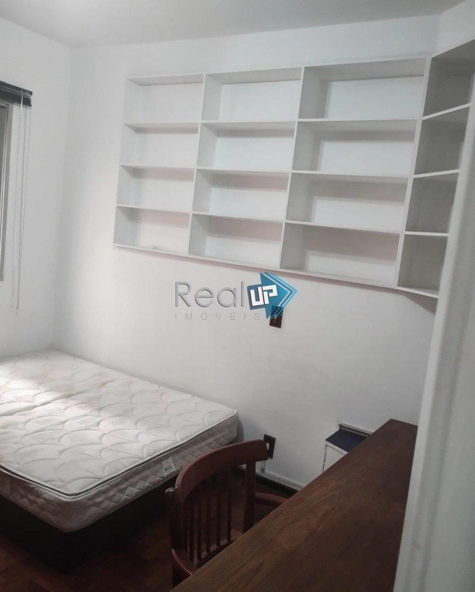 Home office in a 3-bedroom apartment, 129 m² — photo 15