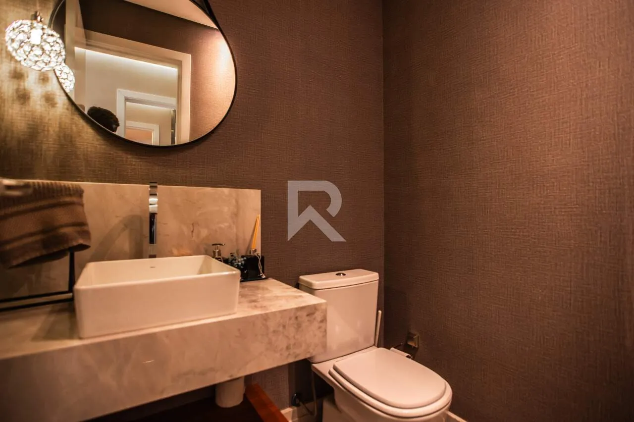 Furnished apartment with 4 en-suite bedrooms and 255 m² — photo 12