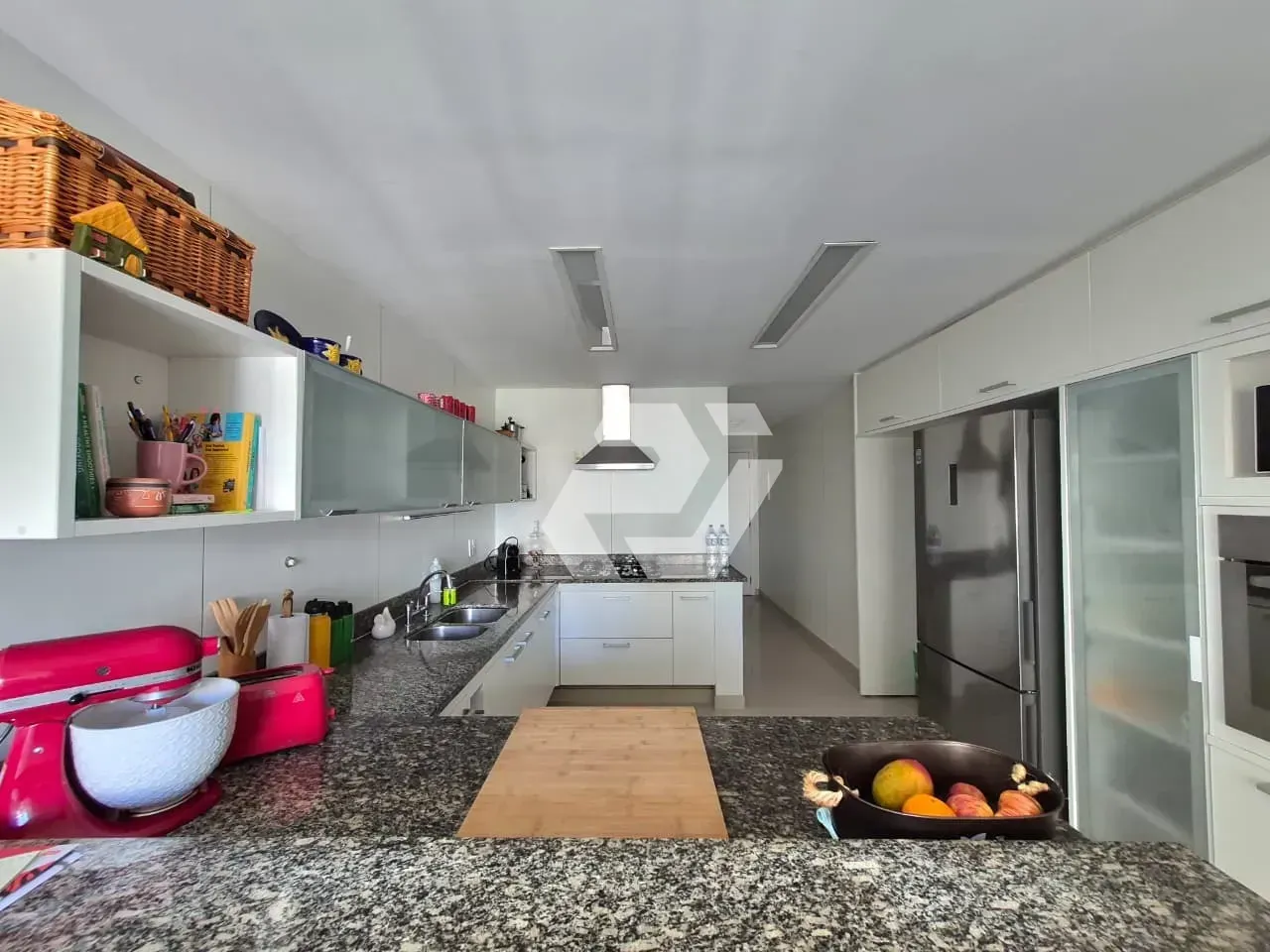 Apartamento mobiliado com 5 quartos e varanda envidraçada — photo 14