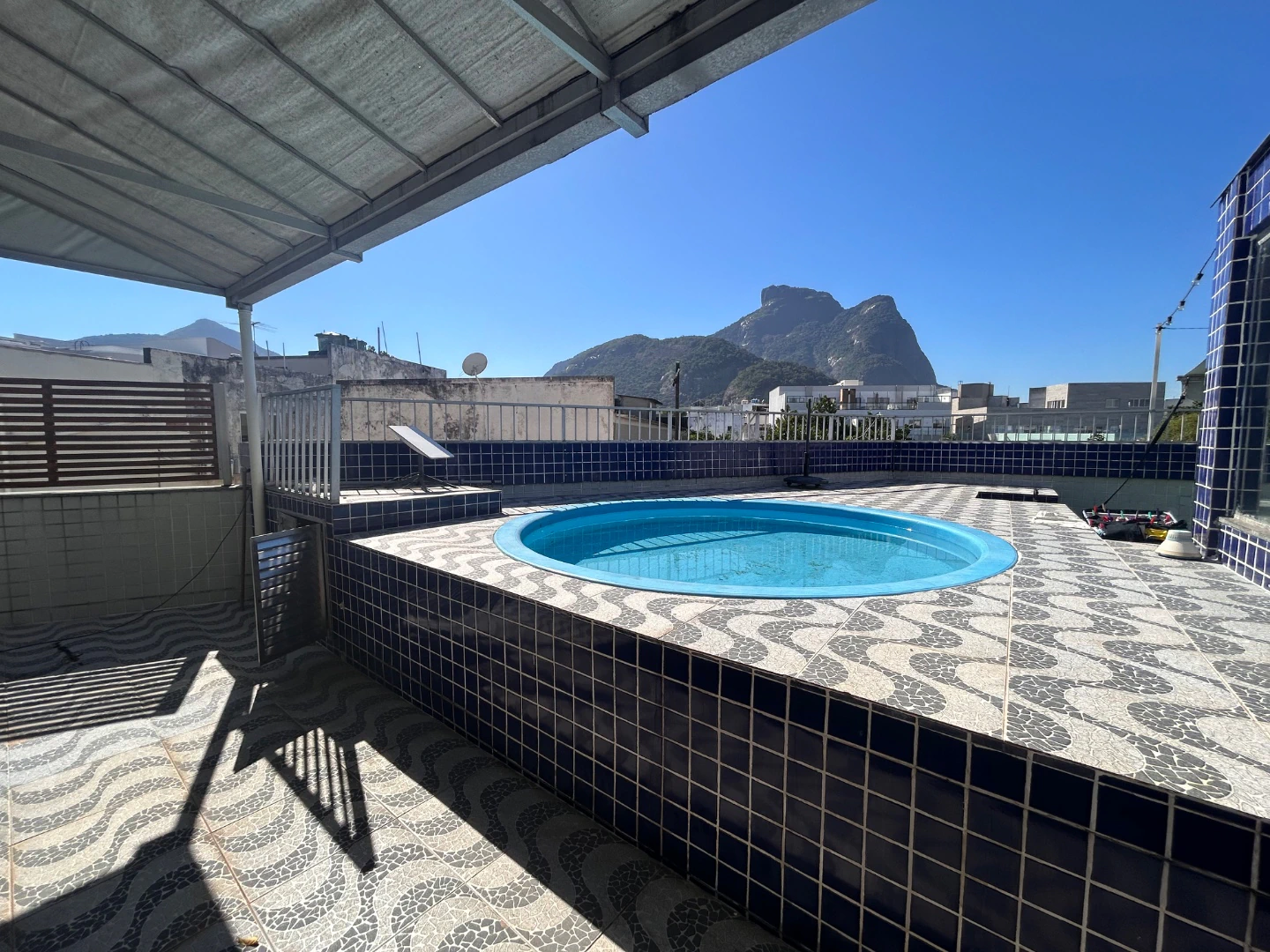 3-bedroom apartment with a terrace and mountain views — photo 9