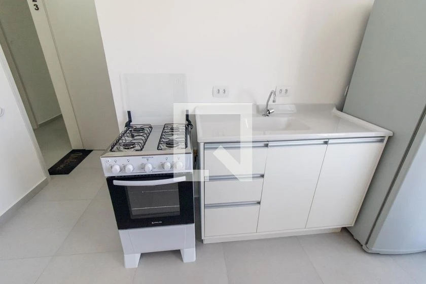 Furnished studio with 1 bedroom and a private garden — photo 10