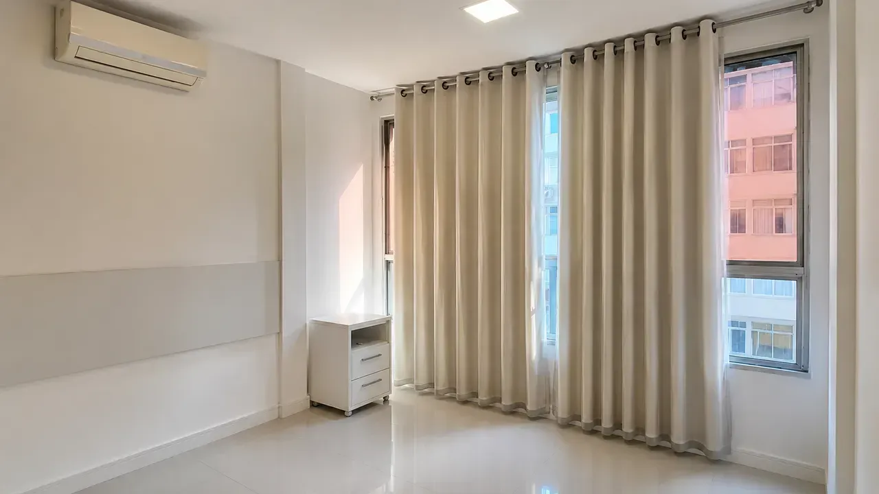 33 m² apartment with 1 bedroom and a glass shower — photo 2