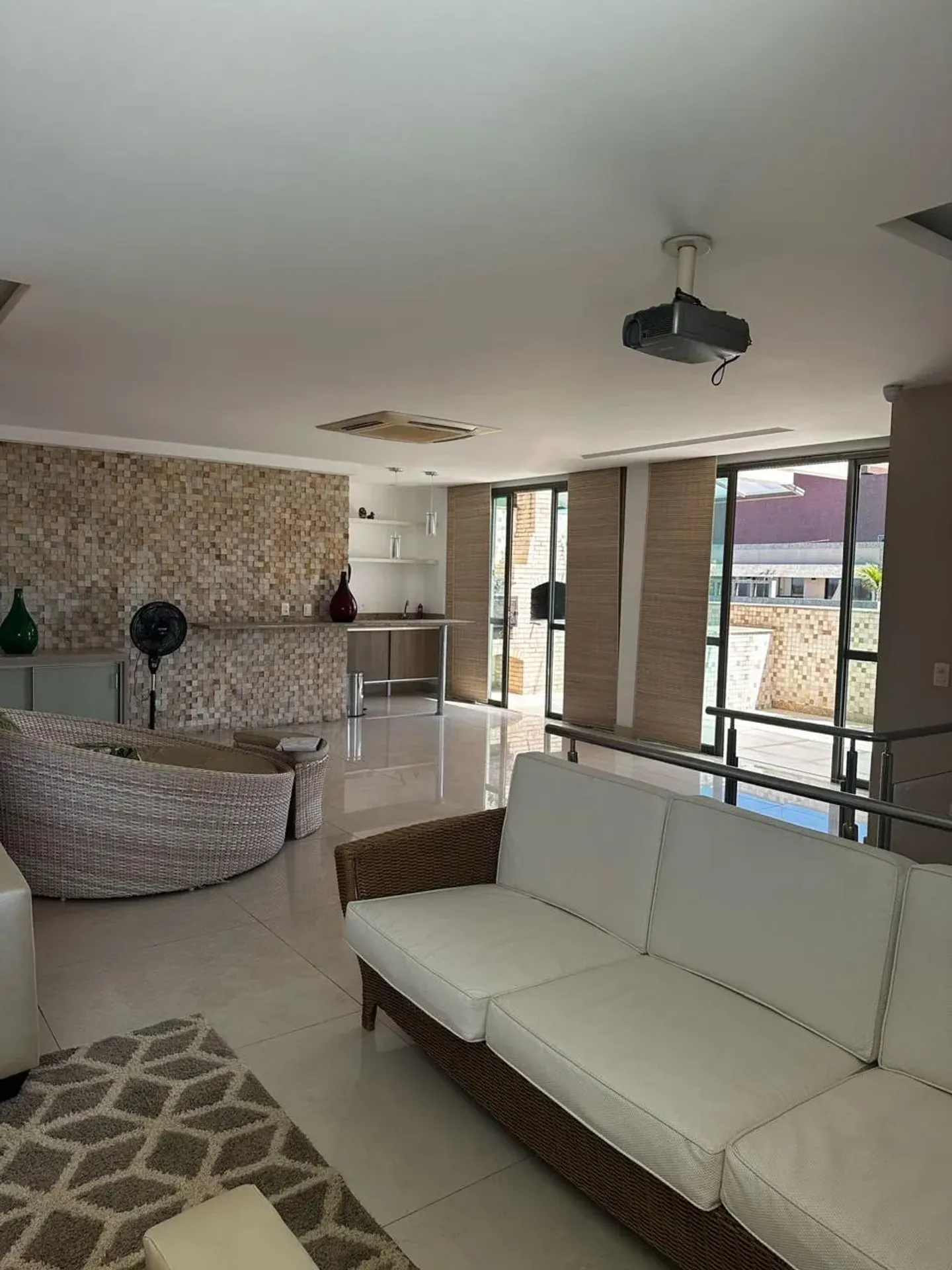 Furnished 350 m² apartment with 3 bedrooms and 6 baths — photo 26