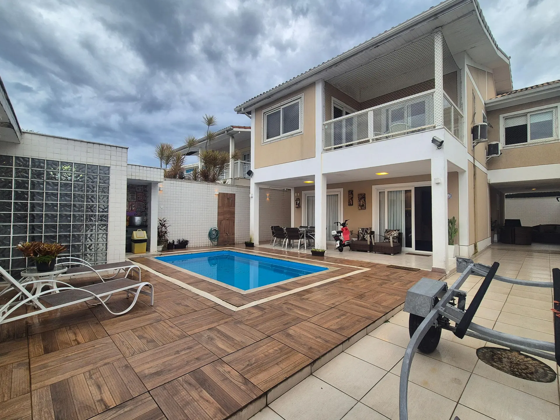 Garden in a 5-bedroom house, 400 m² — photo 56