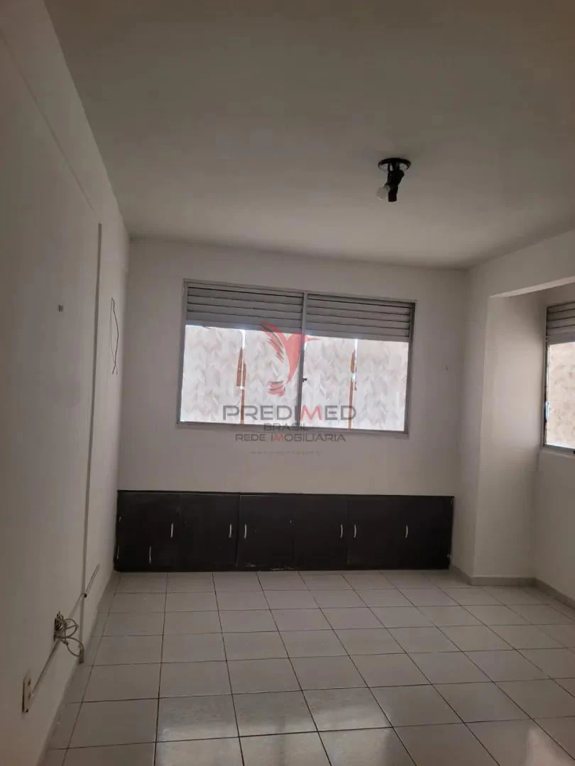 1-bedroom apartment with built-in kitchen cabinets — photo 2
