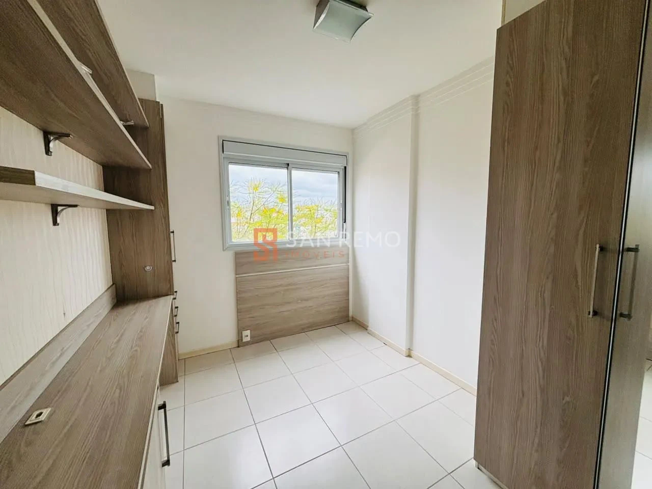Home office in a 2-bedroom apartment, 71 m² — photo 4