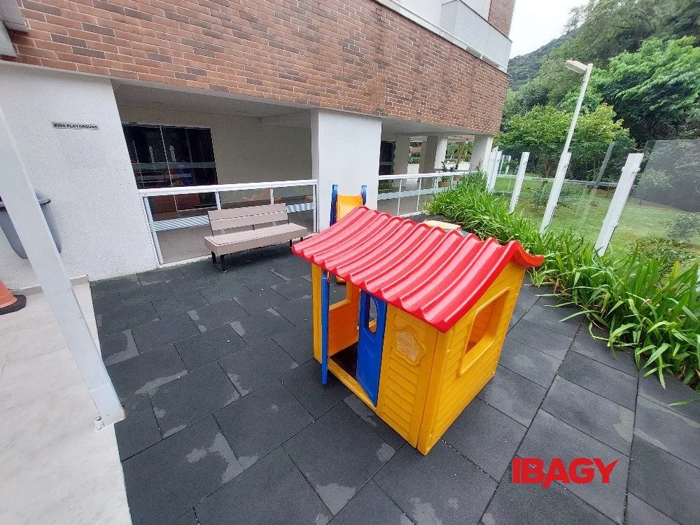 3-bedroom apartment with a grill on the balcony — photo 34
