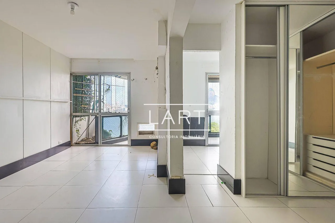 3-bedroom apartment with glassed-in balcony and 160 m² — photo 11