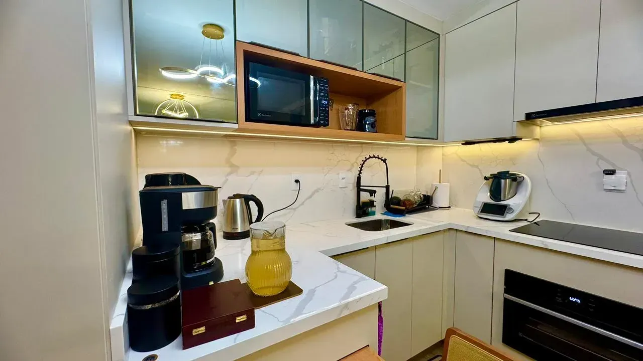 Furnished 2-bedroom apartment with 1 parking spot — photo 7