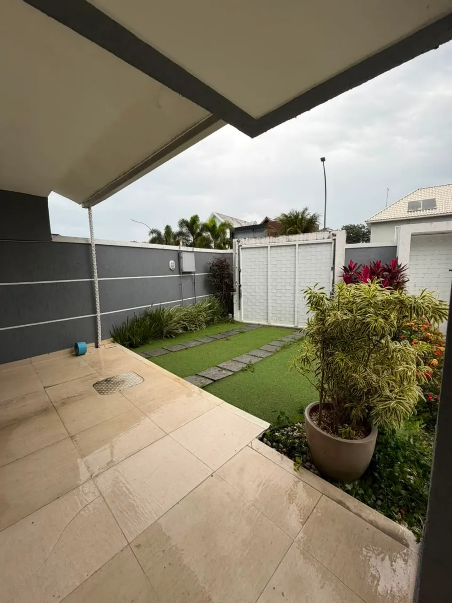 Rental house with 5 bedrooms and 5 bathrooms — photo 26
