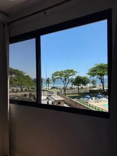 4-bedroom apartment with a water view — photo 3
