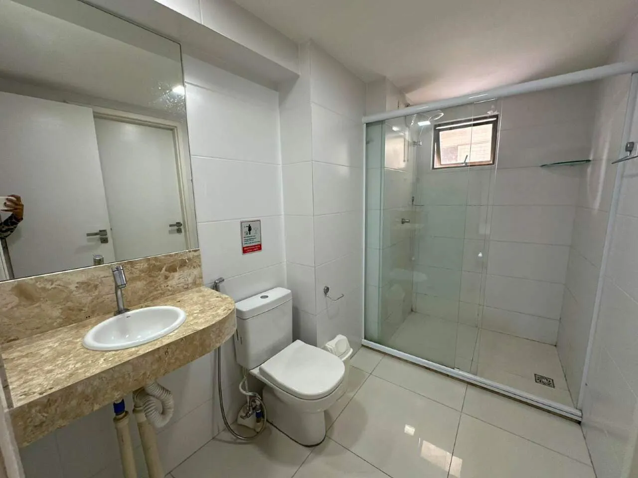 Furnished 1-bedroom apartment with open-plan kitchen — photo 8