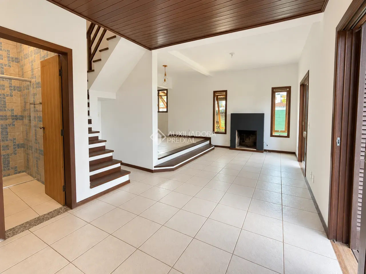 House, 280 m², with a grill on the balcony — photo 3