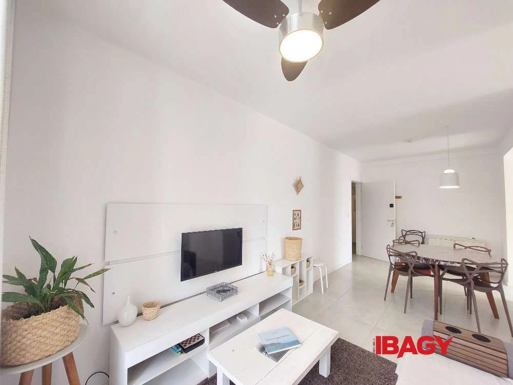 Apartamento de 110 m² com 3 dormitórios e área gourmet — photo 2