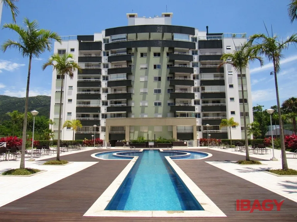 Furnished apartment with 2 bedrooms and 79 m² — photo 32