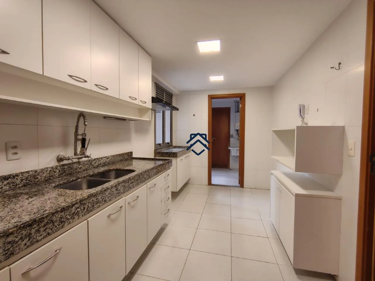 Private BBQ in a 4-bedroom apartment, 193 m² — photo 13