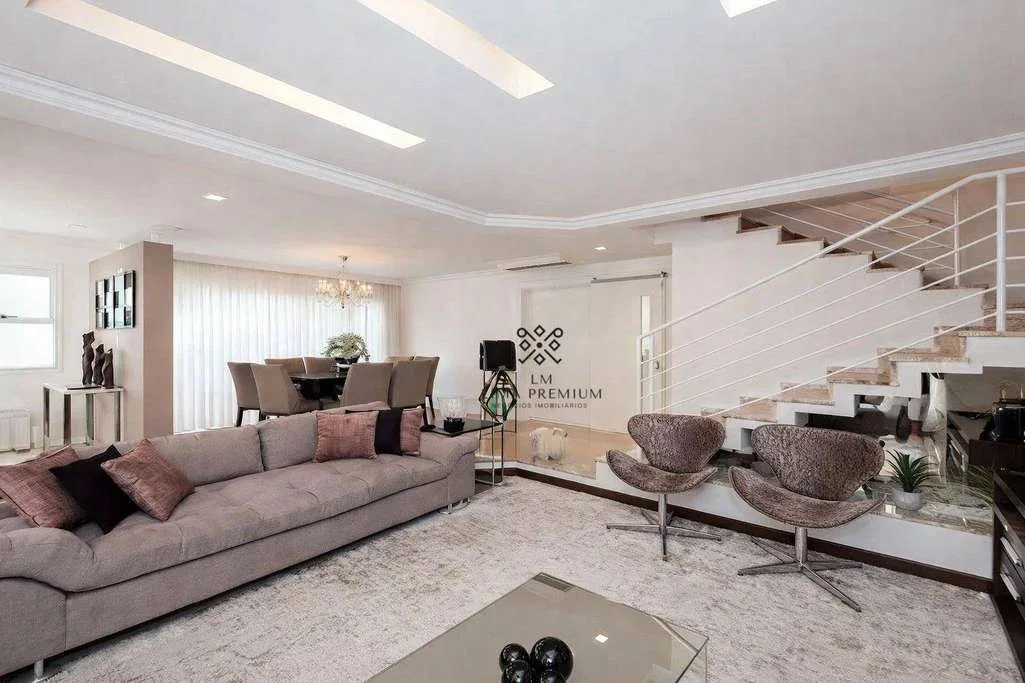 4-bedroom house 270 m² with open-plan kitchen