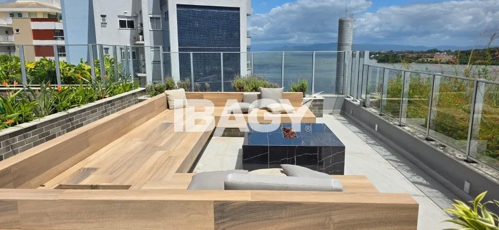 Furnished 133 m² apartment with 3 en-suite bedrooms — photo 10