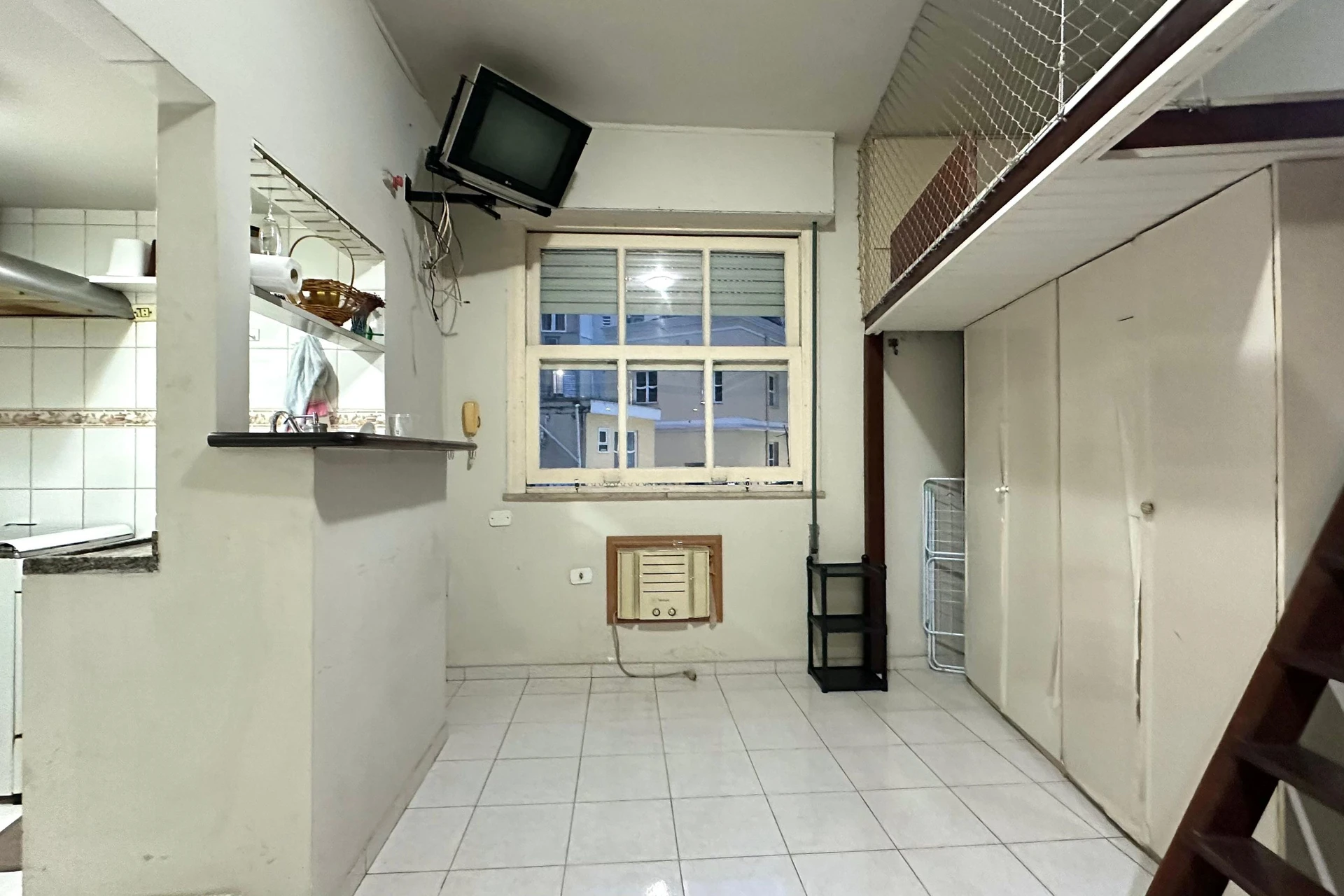 Furnished one-bedroom, 35 m² apartment in Rio de Janeiro — photo 12