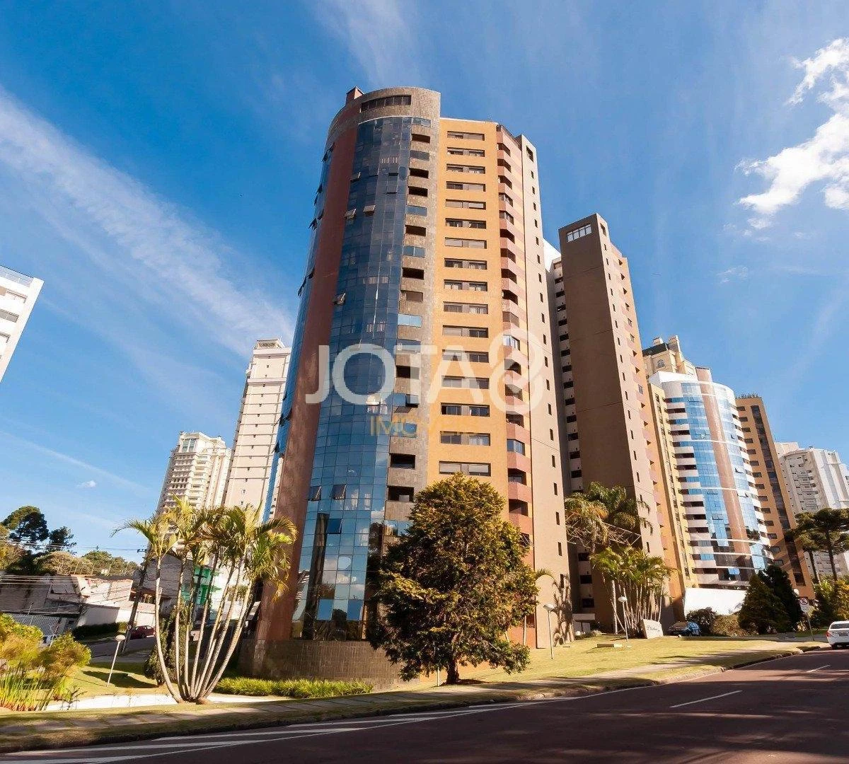 Apartment with 3 bedrooms, 1 en-suite and balcony — photo 20