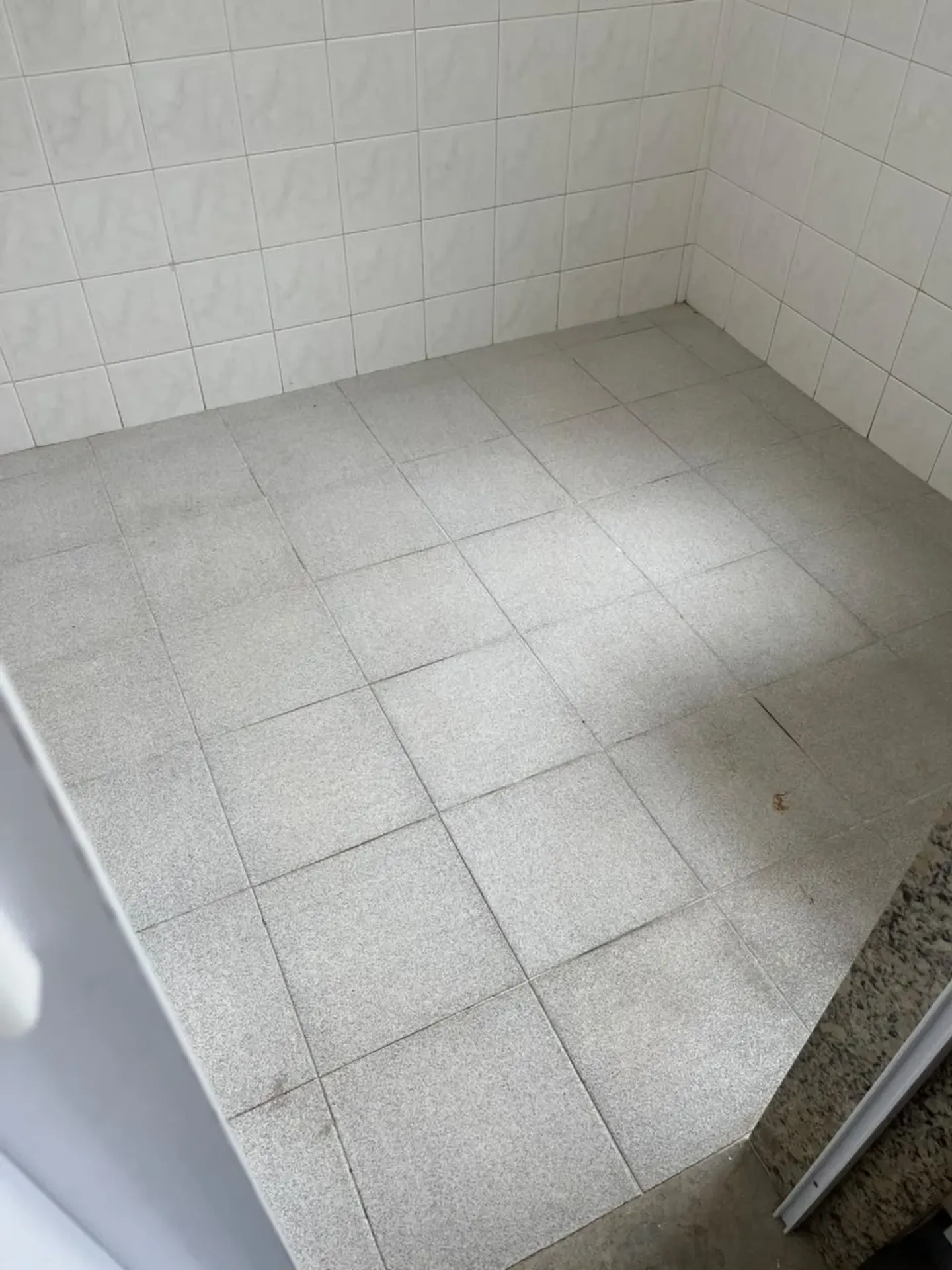 Apartment on the 1st floor with wood or laminate floors — photo 34