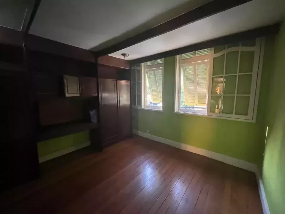 House with 3 bedrooms and a gas stove — photo 17