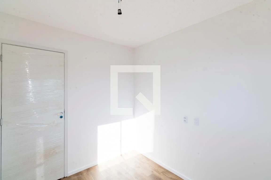 2-bedroom apartment with 1 bathroom, no parking — photo 32