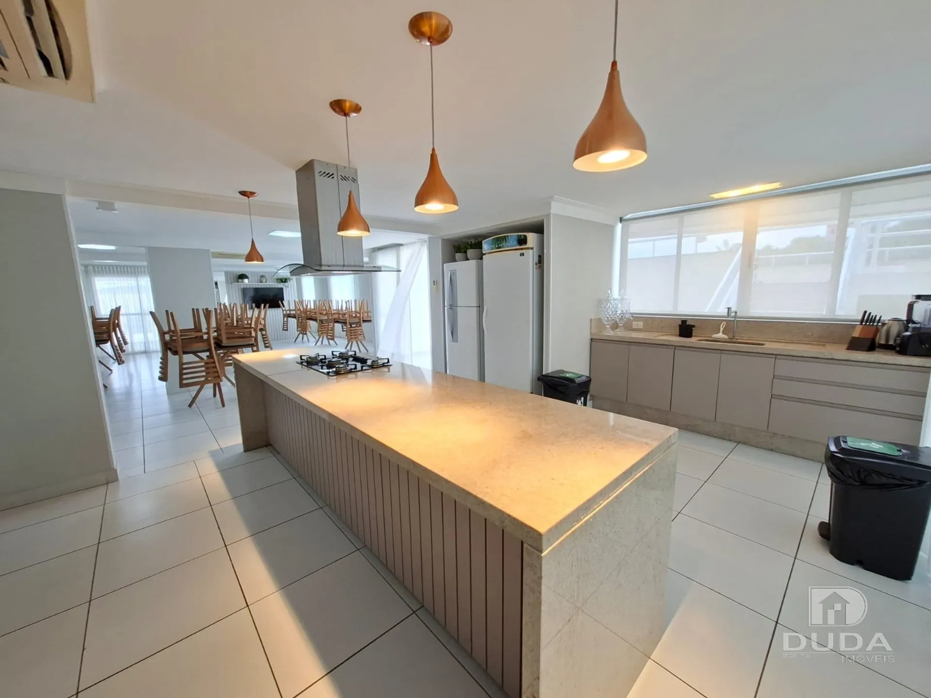 Apartment on the 10th floor with floor-to-ceiling windows — photo 4