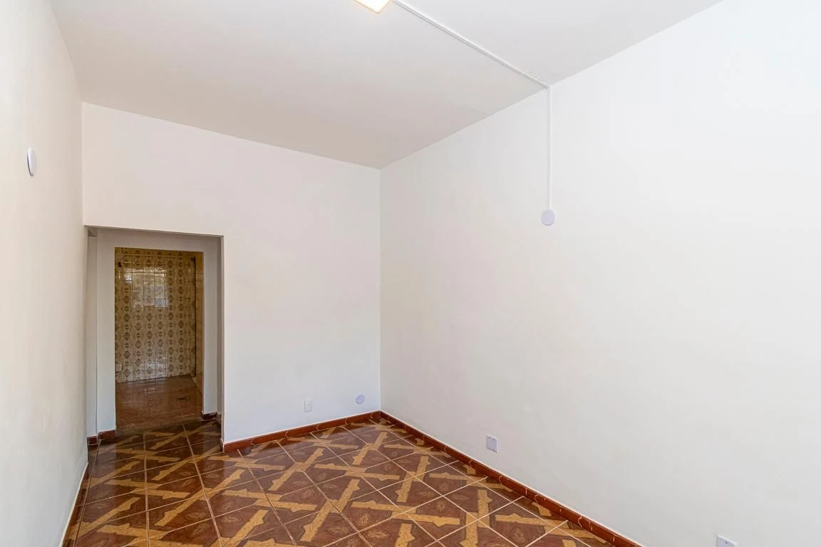 Unfurnished 2-bedroom house with fitted kitchen cabinets — photo 20