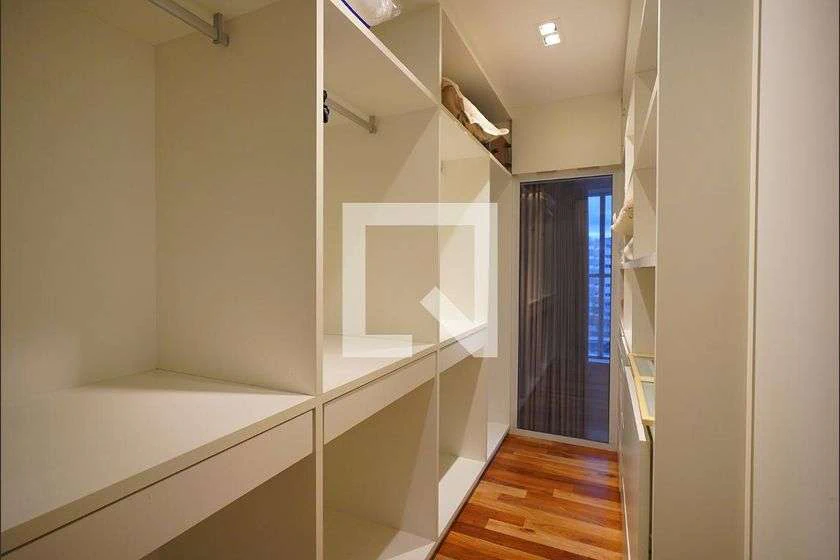 Furnished 1-bedroom apartment with an open kitchen — photo 14