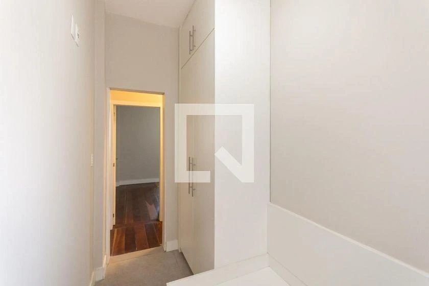 Wood or laminate floors in a 3-bedroom apartment, 64 m² — photo 15