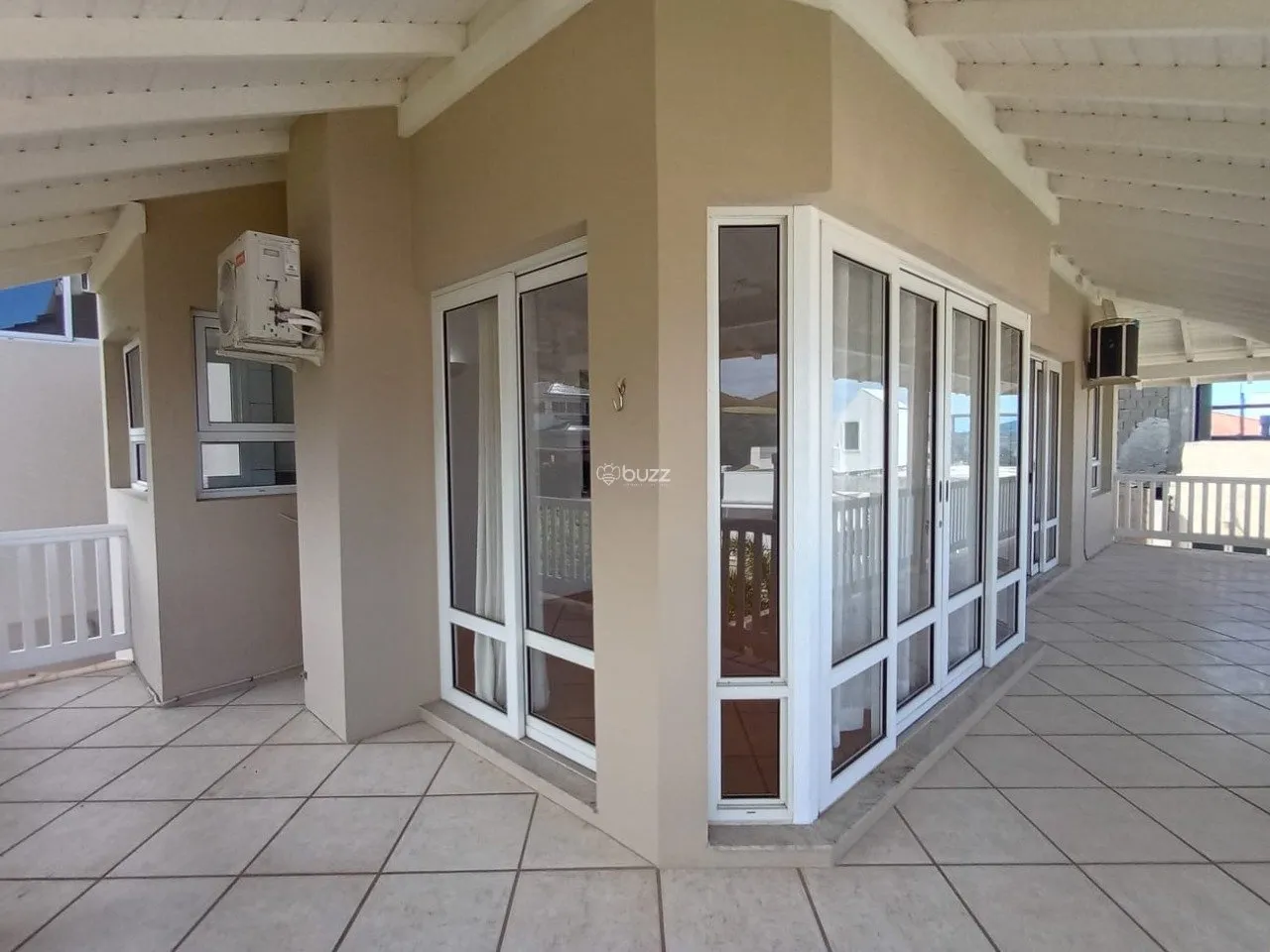 House with 4 en-suite rooms and 6 bathrooms, 301 m² — photo 6